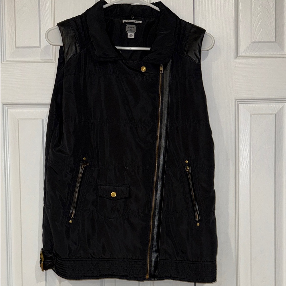 Black Women's Sleeveless Vest size M